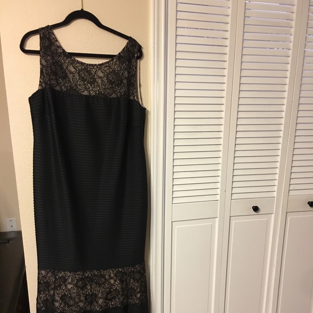 London times woman, formal dress size 16